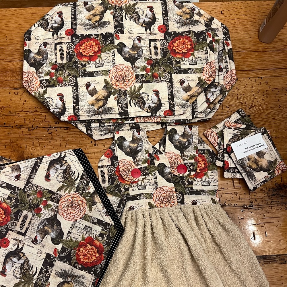 Rooster/chicken placemat/runner/dish towel/coaster set (brand new)